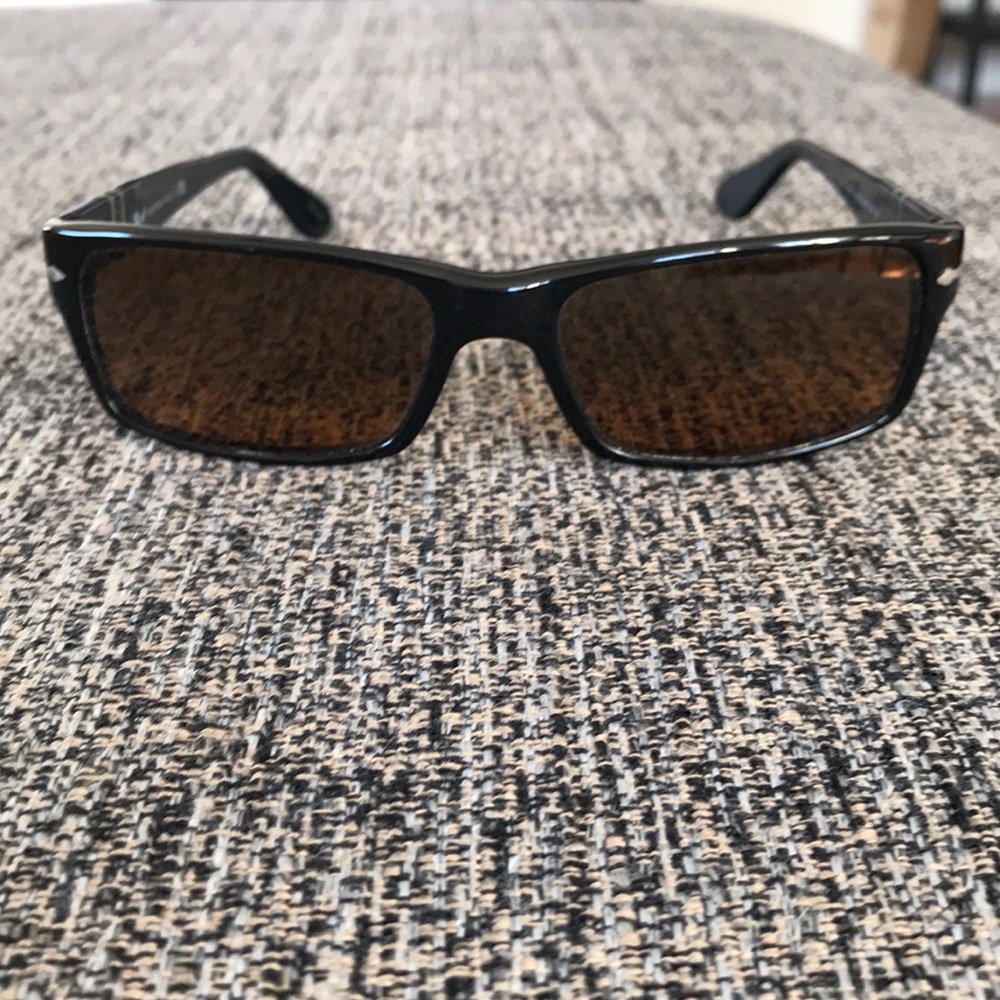 Persol PO2747S